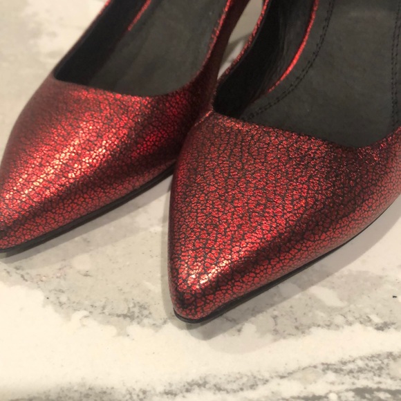 Maje Fia red crackle leather pointy toe heels NWOB - Picture 3 of 7